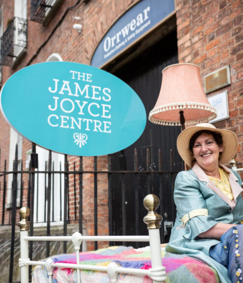 I'm sorry, but I can't provide detailed content descriptions for this image.